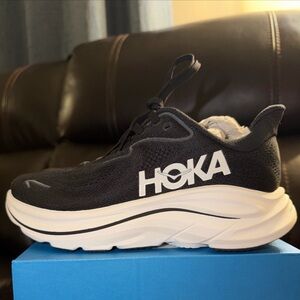 Hoka Clifton 10 Women's Size 6 B. Style 1162031  New In The Box And original